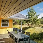 Jeip - 2-1km From The Sea By Interhome
